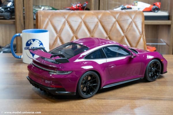 GT Spirit - 1:12 Porsche 911 (992) GT3 Ruby Star Neo 2021 (GT536) - Limited Edition Resin Model