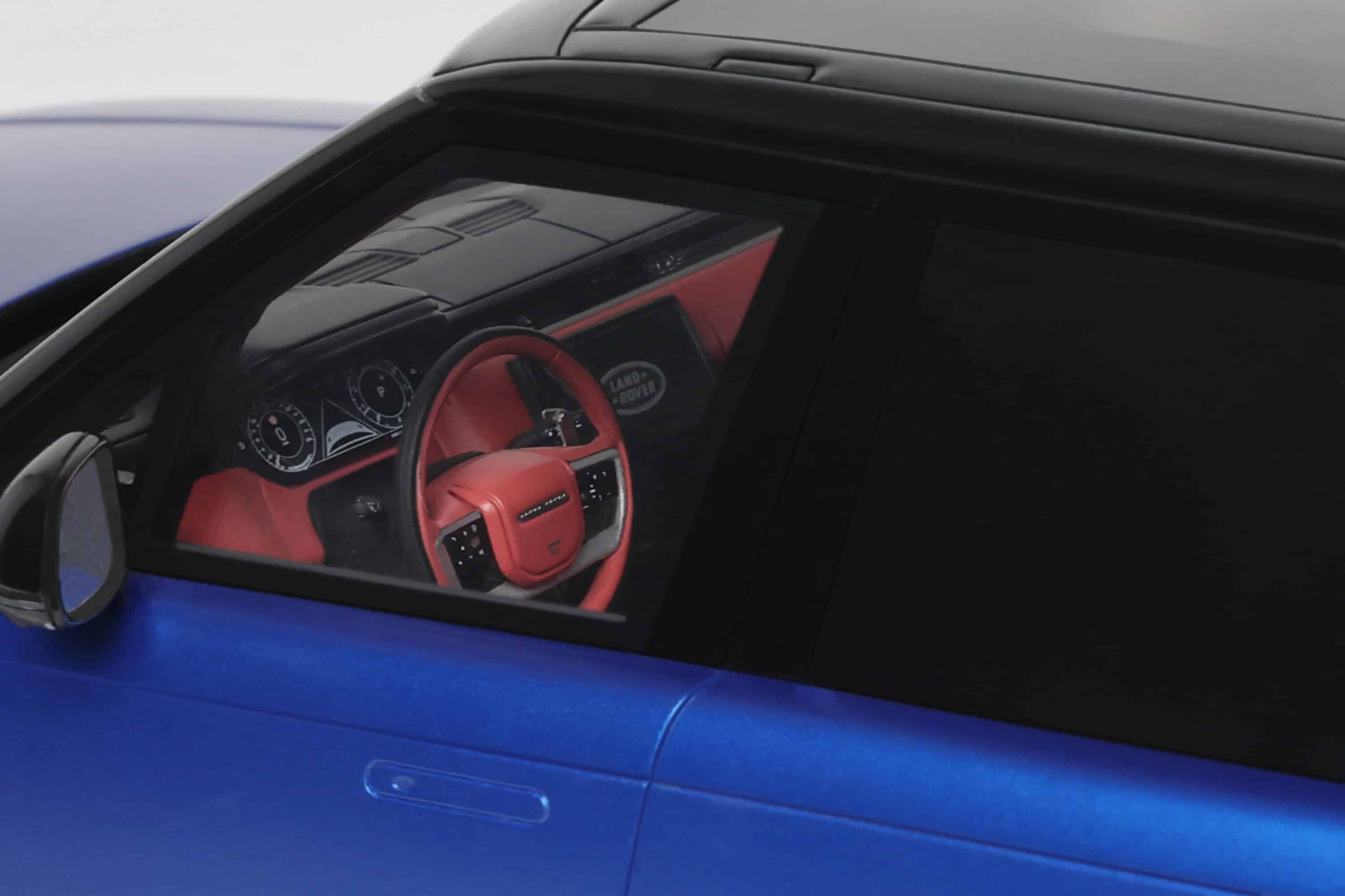 GT Spirit 1:18 Range Rover P615 SV Blue 2024 (GT540) Limited Edition Resin Model 8 GT Spirit 1:18 Range Rover P615 SV Blue 2024 (GT540) Limited Edition Resin Model - Image 8