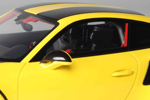 GT Spirit - 1:18 Porsche 911 (991.2) GT2 RS Nürburgring Lap Record Yellow 2017 - Limited Edition Resin Model 15 GT Spirit - 1:18 Porsche 911 (991.2) GT2 RS Nürburgring Lap Record Yellow 2017 - Limited Edition Resin Model