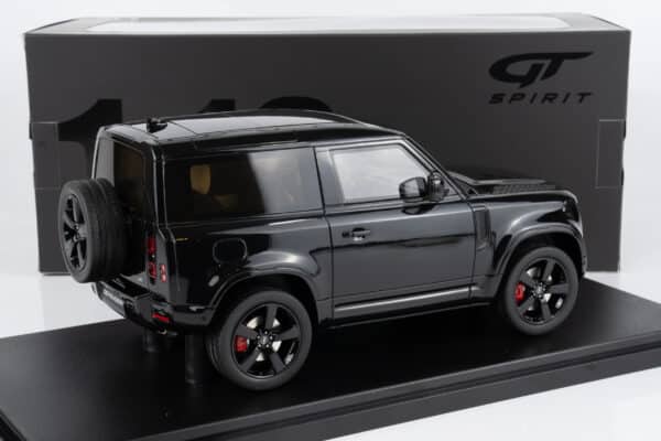 GT Spirit 1:18 Land Rover Defender 90 P400 X-Dynamic HSE Black 2021 (GT992) Limited Edition Resin Model 10 GT Spirit 1:18 Land Rover Defender 90 P400 X-Dynamic HSE Black 2021 (GT992) Limited Edition Resin Model