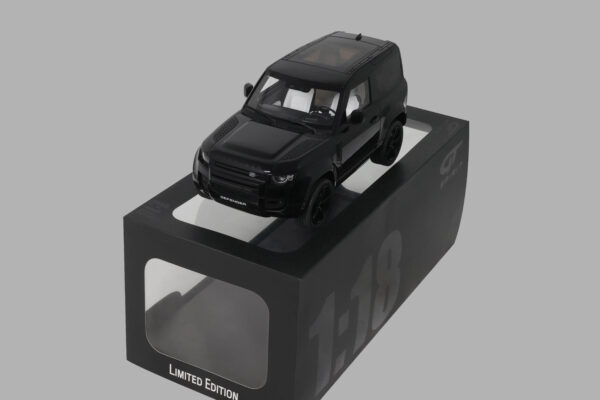 GT Spirit 1:18 Land Rover Defender 90 P400 X-Dynamic HSE Black 2021 (GT992) Limited Edition Resin Model 19 GT Spirit 1:18 Land Rover Defender 90 P400 X-Dynamic HSE Black 2021 (GT992) Limited Edition Resin Model