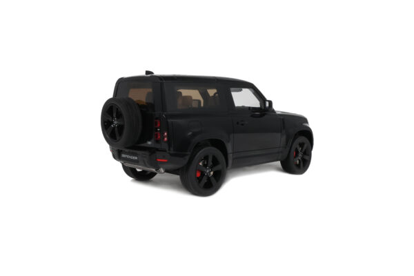 GT Spirit 1:18 Land Rover Defender 90 P400 X-Dynamic HSE Black 2021 (GT992) Limited Edition Resin Model 15 GT Spirit 1:18 Land Rover Defender 90 P400 X-Dynamic HSE Black 2021 (GT992) Limited Edition Resin Model
