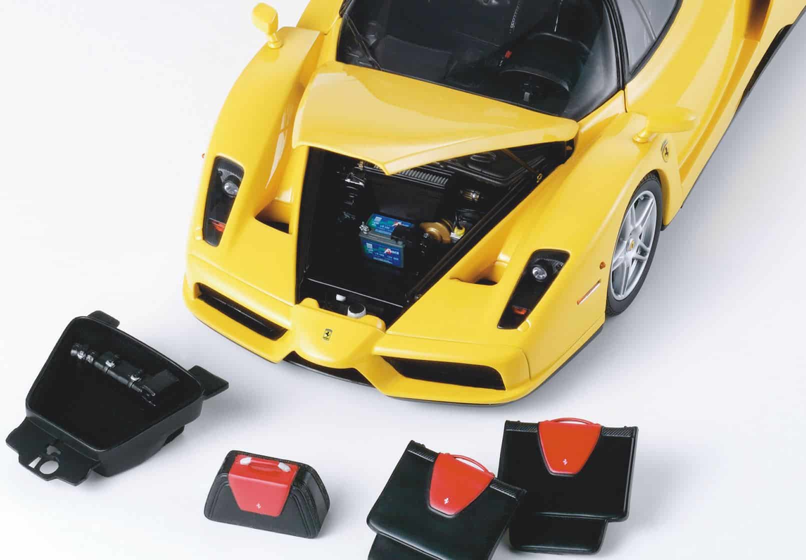 BBR 1:18 Ferrari Enzo Giallo Modena - Silver Wheels (HE182507) Limited Edition Diecast Model (Polyfoam Edition) 3 BBR 1:18 Ferrari Enzo Giallo Modena - Silver Wheels (HE182507) Limited Edition Diecast Model (Polyfoam Edition) - Image 3