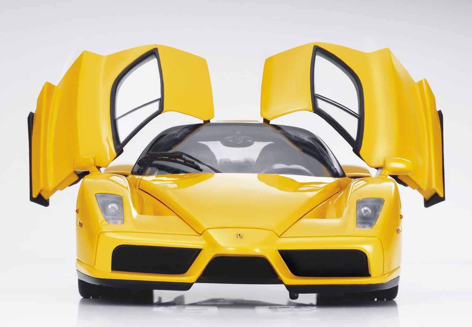 BBR 1:18 Ferrari Enzo Giallo Modena - Silver Wheels (HE182507DIE) Limited Edition Diecast Model (Luxury Pack) 2 BBR 1:18 Ferrari Enzo Giallo Modena - Silver Wheels (HE182507DIE) Limited Edition Diecast Model (Luxury Pack) - Image 2