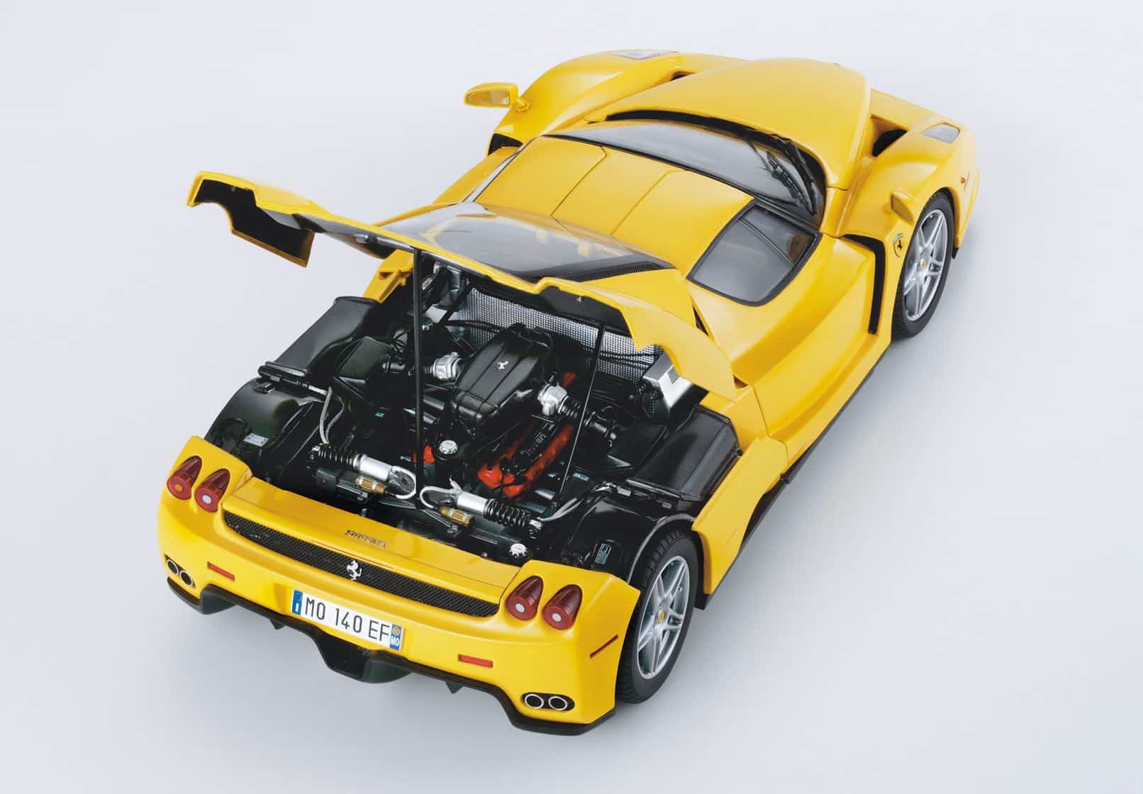 BBR 1:18 Ferrari Enzo Giallo Modena - Silver Wheels (HE182507DIE) Limited Edition Diecast Model (Luxury Pack) 4 BBR 1:18 Ferrari Enzo Giallo Modena - Silver Wheels (HE182507DIE) Limited Edition Diecast Model (Luxury Pack) - Image 4
