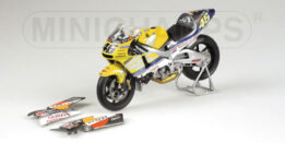 minichamps - 1:12 honda nsr 500 - equipo nastro azzurro - valentino rossi - campeón del mundo - gp 500 2001 - dirty ver.