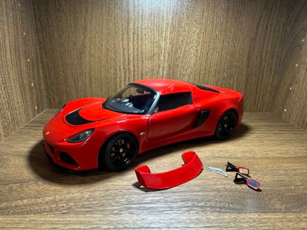 (Damaged) AUTOart - 1:18 Lotus Exige S Red - Diecast Model