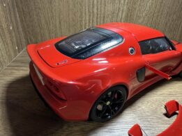 (Damaged) AUTOart - 1:18 Lotus Exige S Red - Diecast Model