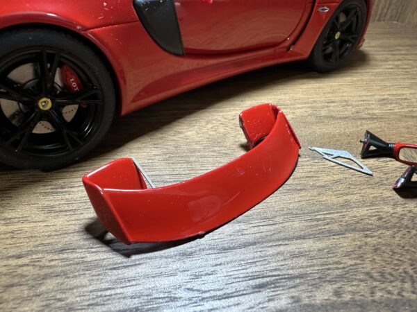 (Damaged) AUTOart - 1:18 Lotus Exige S Red - Diecast Model 8 (Damaged) AUTOart - 1:18 Lotus Exige S Red - Diecast Model