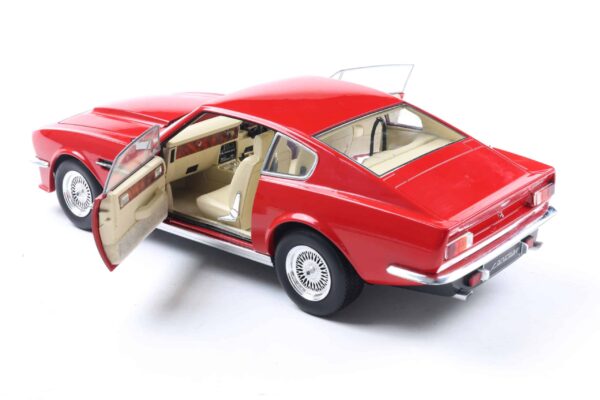 Stirling Scale - 1:18 Aston Martin V8 Vantage 1986 (X-Pack) Suffolk Red 24 Stirling Scale - 1:18 Aston Martin V8 Vantage 1986 (X-Pack) Suffolk Red
