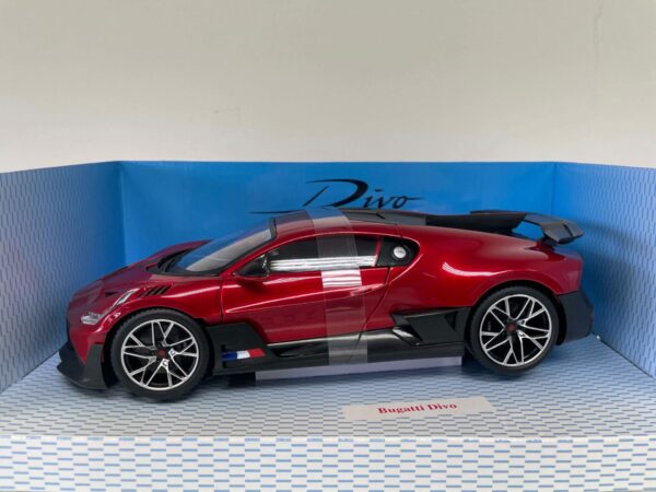 Bburago 1/18 Bugatti Divo Red Diecast Model Car
