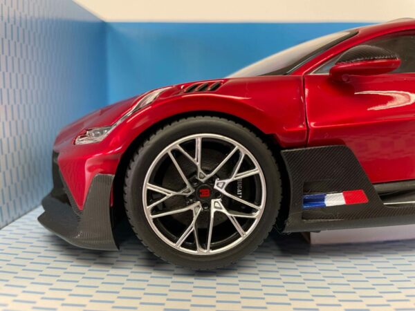 Bburago 1/18 Bugatti Divo Red Diecast Model Car