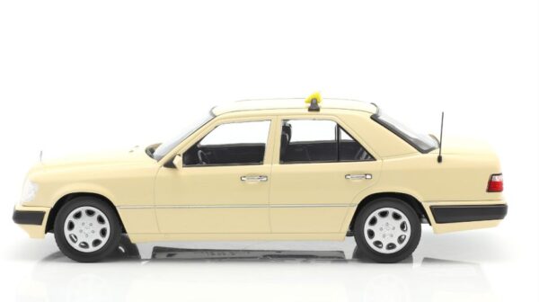 iScale 1/18 Mercedes E-Class W124 Taxi Diecast Model Car 118056