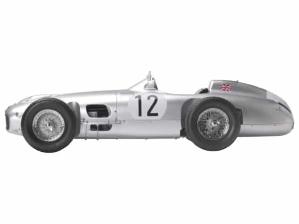 Mercedes-Benz W196 F1 World Champion 1955 Juan Manuel Fangio - 1:8 Scale Diecast Model Kit by Ixo Collections - Image 6