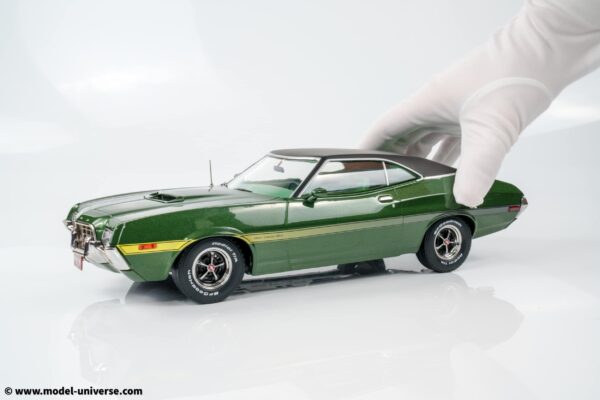 Ixo - 1:18 Ford Gran Torino Sport 1972 "Gran Torino" Movie Dark Green - Diecast Model 8 Ixo - 1:18 Ford Gran Torino Sport 1972