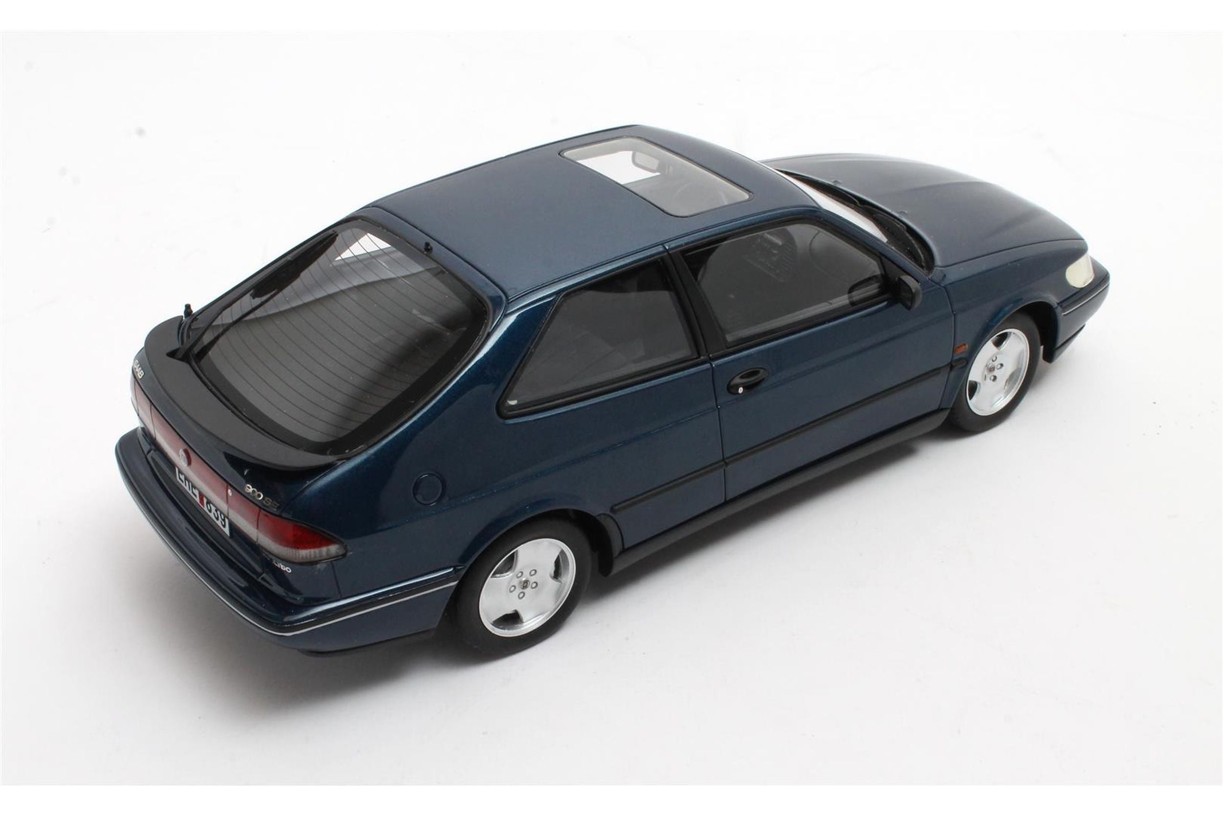 Cult Scale 1:18 Saab 900 SE Turbo 1994 Blue Metallic (CML190-1) Limited Edition Resin Model 6 Cult Scale 1:18 Saab 900 SE Turbo 1994 Blue Metallic (CML190-1) Limited Edition Resin Model - Image 6