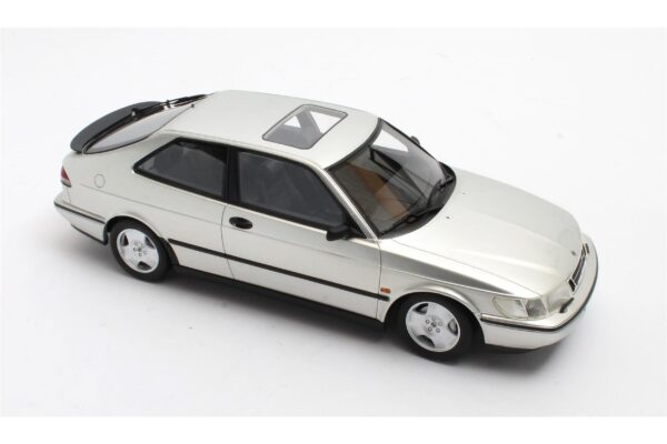 Alternative view of Cult Scale 1:18 Saab 900 SE Turbo 1994 Silver (CML190-2) Limited Edition Resin Model