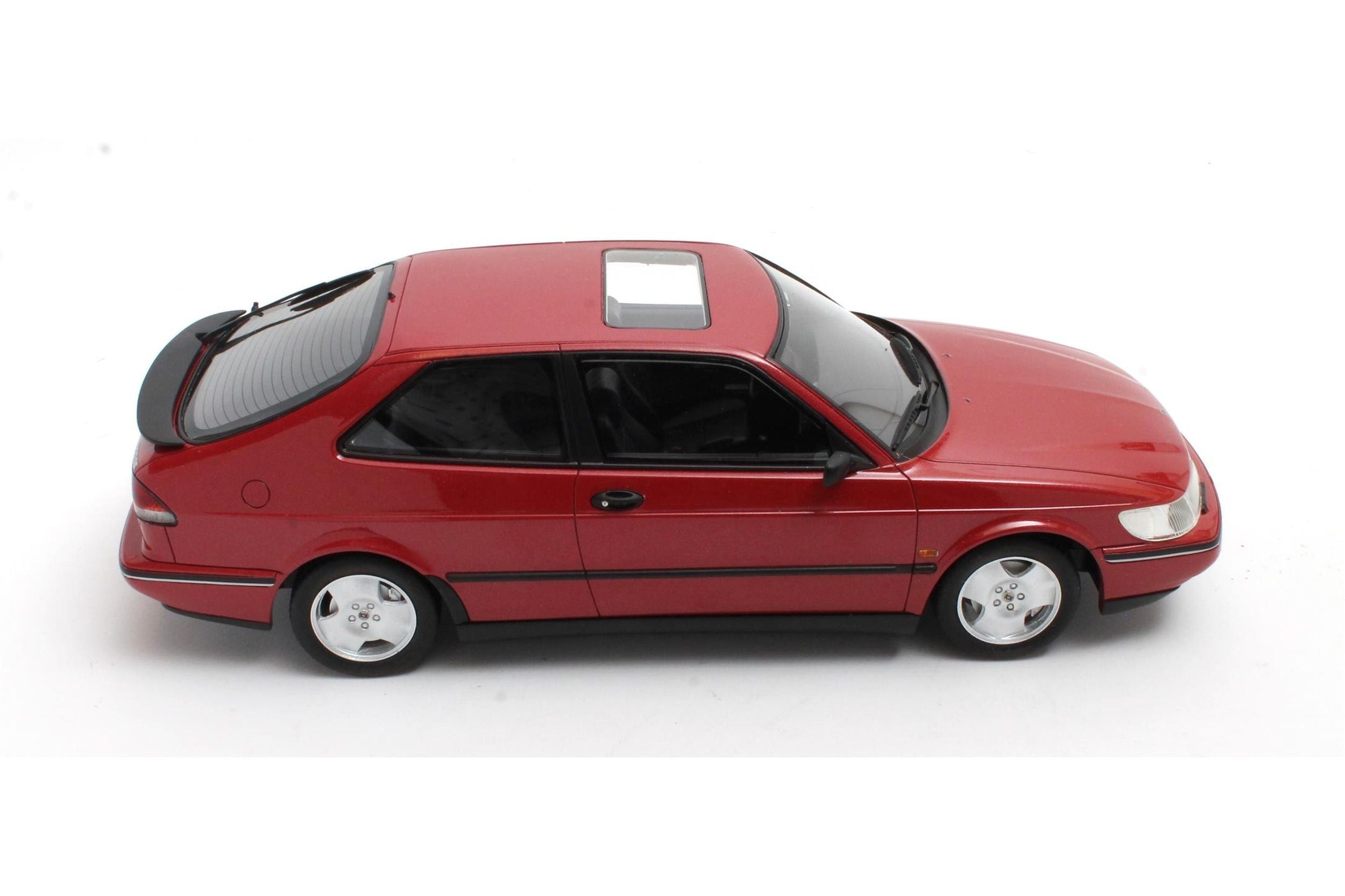 Cult Scale 1:18 Saab 900 SE Turbo 1994 Red (CML190-3) Limited Edition Resin Model 4 Cult Scale 1:18 Saab 900 SE Turbo 1994 Red (CML190-3) Limited Edition Resin Model - Image 4