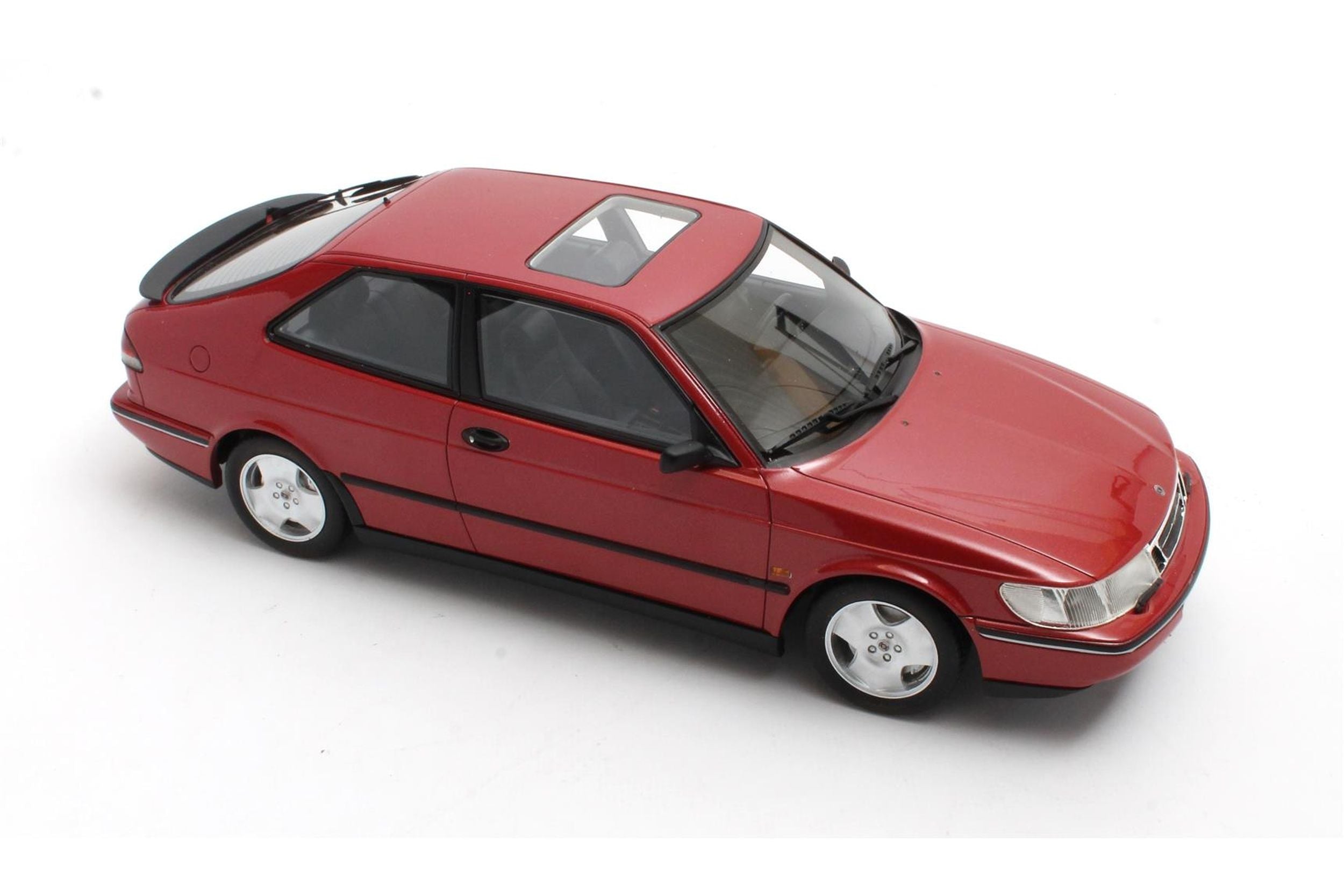 Cult Scale 1:18 Saab 900 SE Turbo 1994 Red (CML190-3) Limited Edition Resin Model 2 Cult Scale 1:18 Saab 900 SE Turbo 1994 Red (CML190-3) Limited Edition Resin Model - Image 2