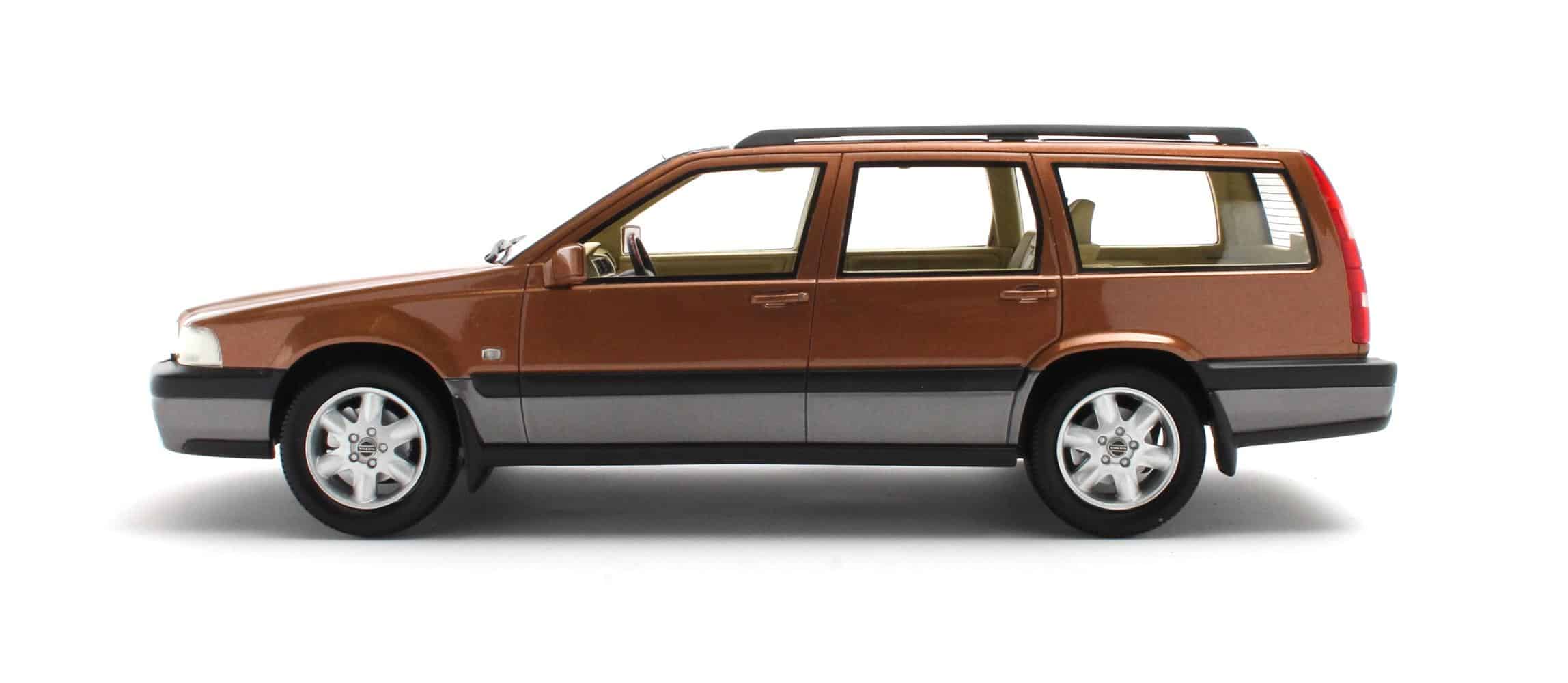 Cult Scale 1:18 Volvo V70 XC Cross Country Sandstone Pearl 1996-1999 6 Cult Scale 1:18 Volvo V70 XC Cross Country Sandstone Pearl 1996-1999