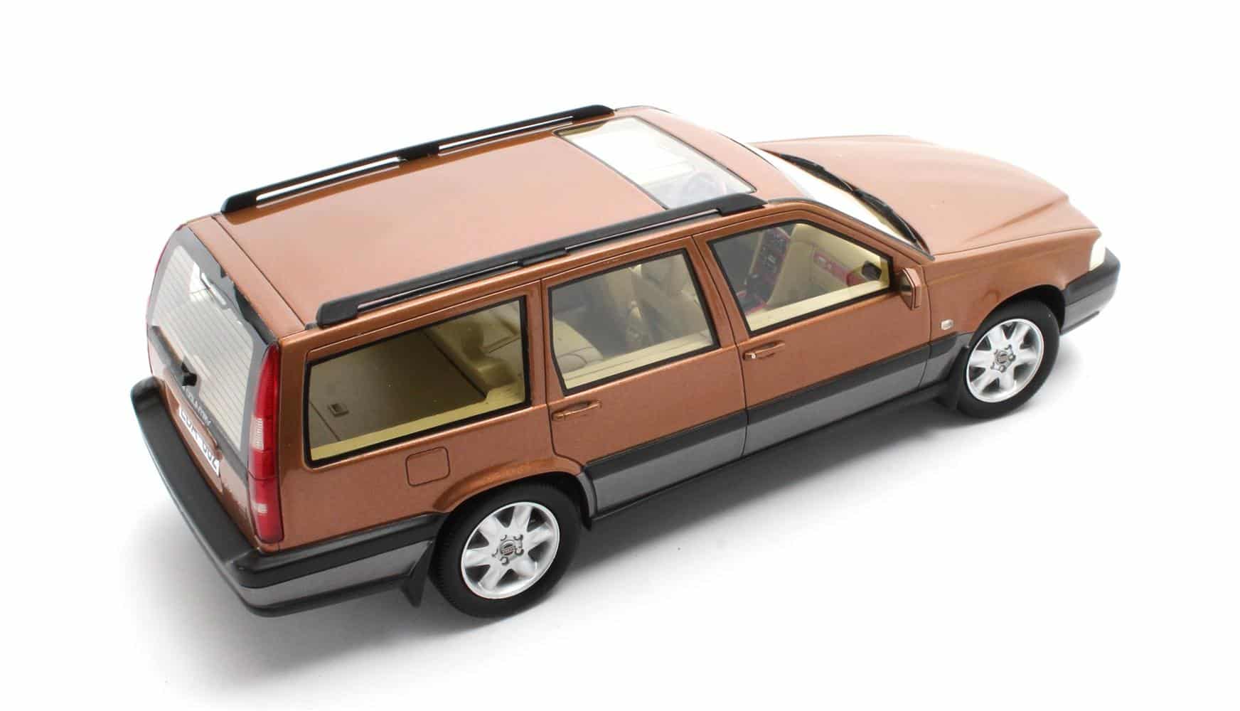 Cult Scale 1:18 Volvo V70 XC Cross Country Sandstone Pearl 1996-1999 5 Cult Scale 1:18 Volvo V70 XC Cross Country Sandstone Pearl 1996-1999