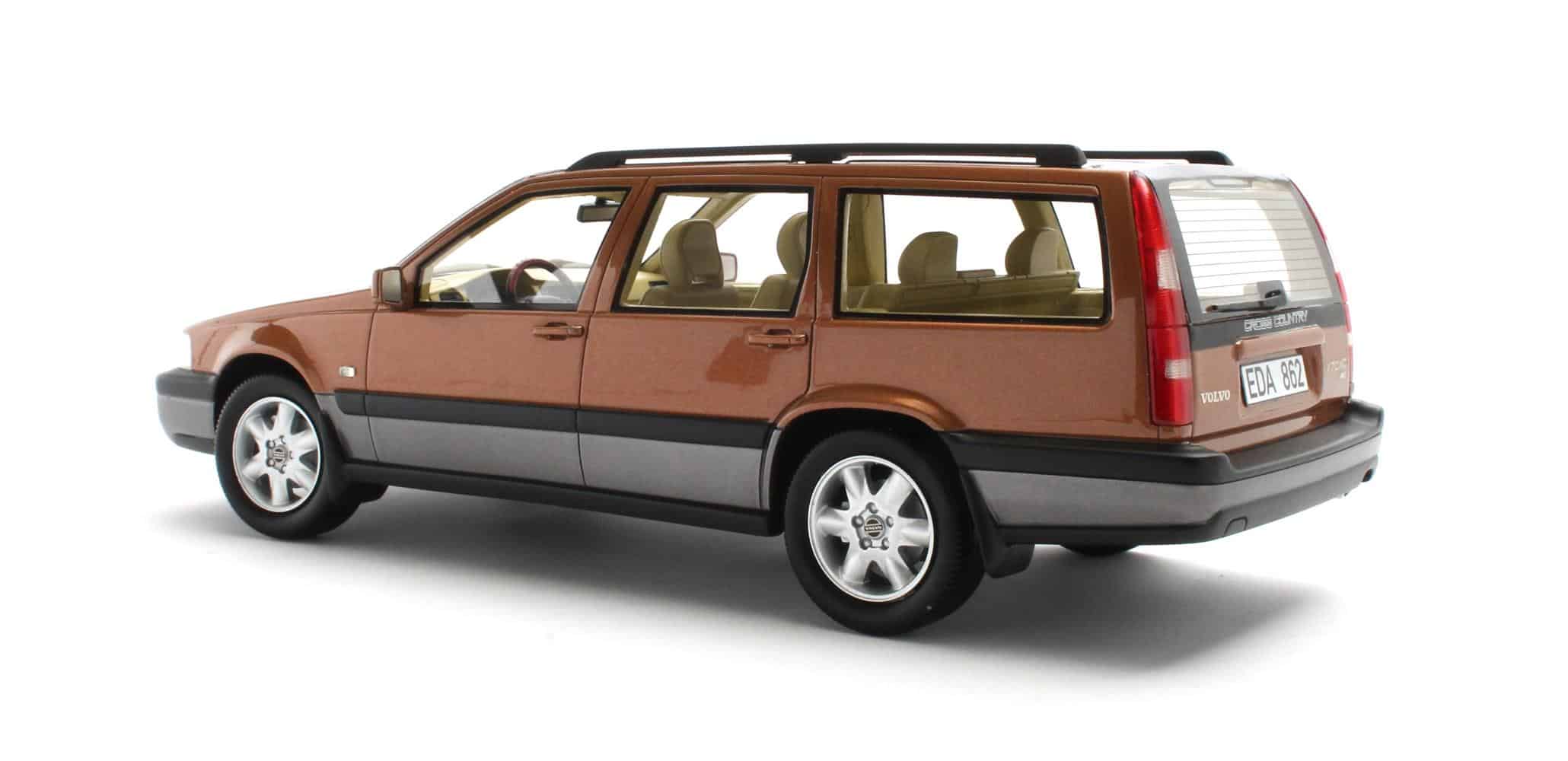 Cult Scale 1:18 Volvo V70 XC Cross Country Sandstone Pearl 1996-1999 8 Cult Scale 1:18 Volvo V70 XC Cross Country Sandstone Pearl 1996-1999