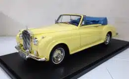 Cult Scale - 1:18 Rolls-Royce Silver Cloud DHC Ivory Yellow 1960-1962 - Limited Edition Resin Model