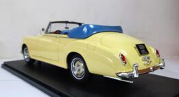 Cult Scale - 1:18 Rolls-Royce Silver Cloud DHC Ivory Yellow 1960-1962 - Limited Edition Resin Model