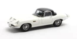 Matrix - 1:43 Jaguar E-Type Roadster Frua Red Closed-Top - Limited Edition Resin Model