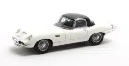 Matrix - 1:43 Jaguar E-Type Roadster Frua Red Closed-Top - Limited Edition Resin Model