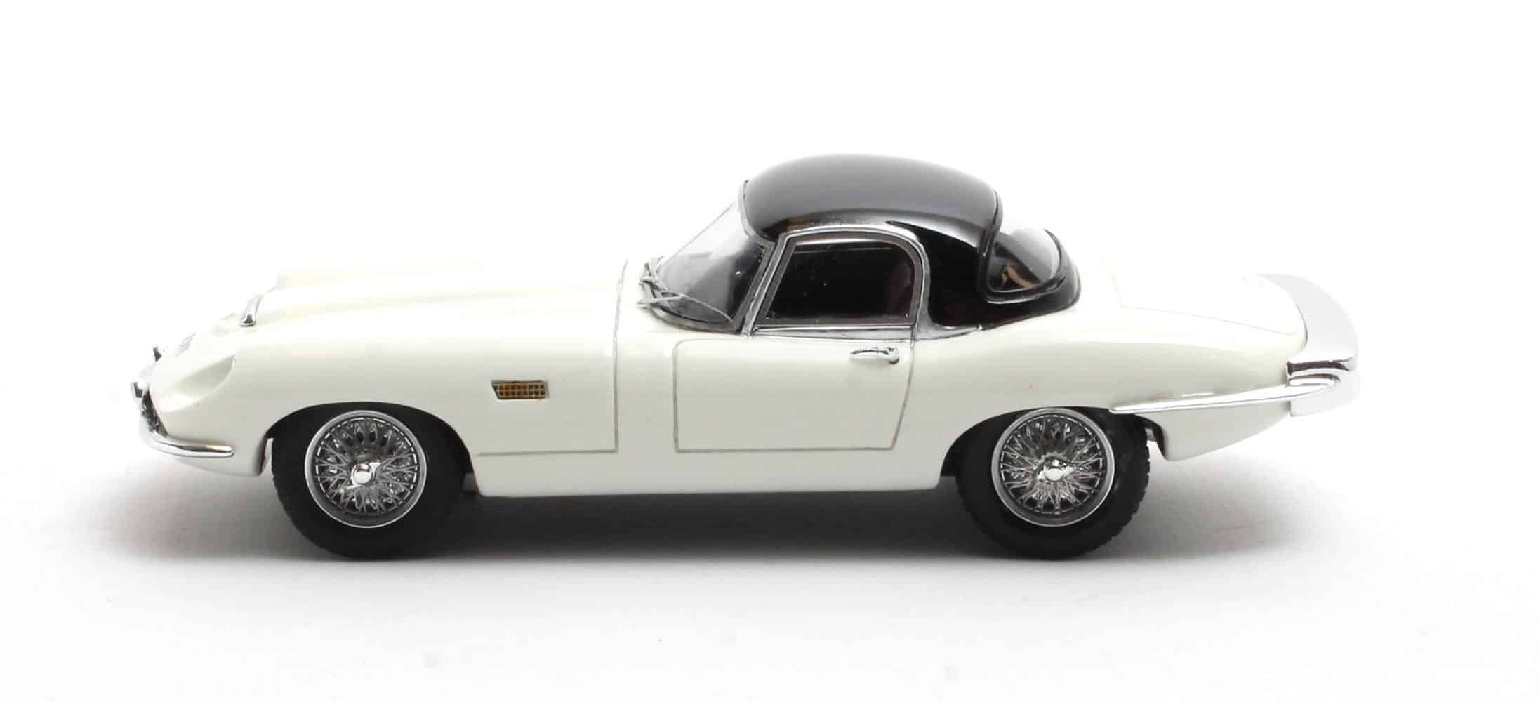 Matrix - 1:43 Jaguar E-Type Roadster Frua Red Closed-Top - Limited Edition Resin Model 2 Matrix - 1:43 Jaguar E-Type Roadster Frua Red Closed-Top - Limited Edition Resin Model