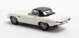 Matrix - 1:43 Jaguar E-Type Roadster Frua Red Closed-Top - Limited Edition Resin Model
