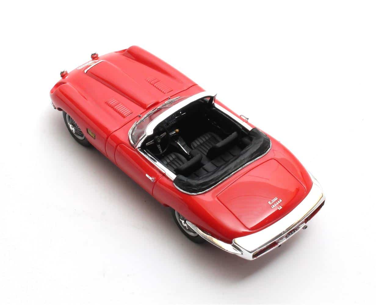 Matrix - 1:43 Jaguar E-Type Roadster Frua Red Open-Top - Limited Edition Resin Model