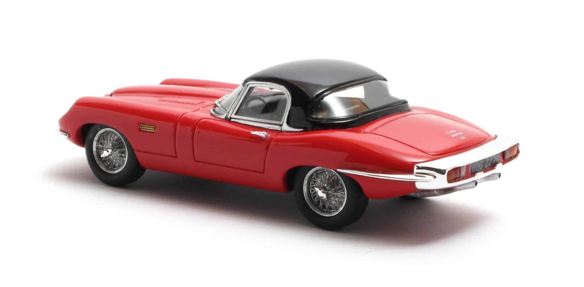 Matrix - 1:43 Jaguar E-Type Roadster Frua White Closed-Top - Limited Edition Resin Model