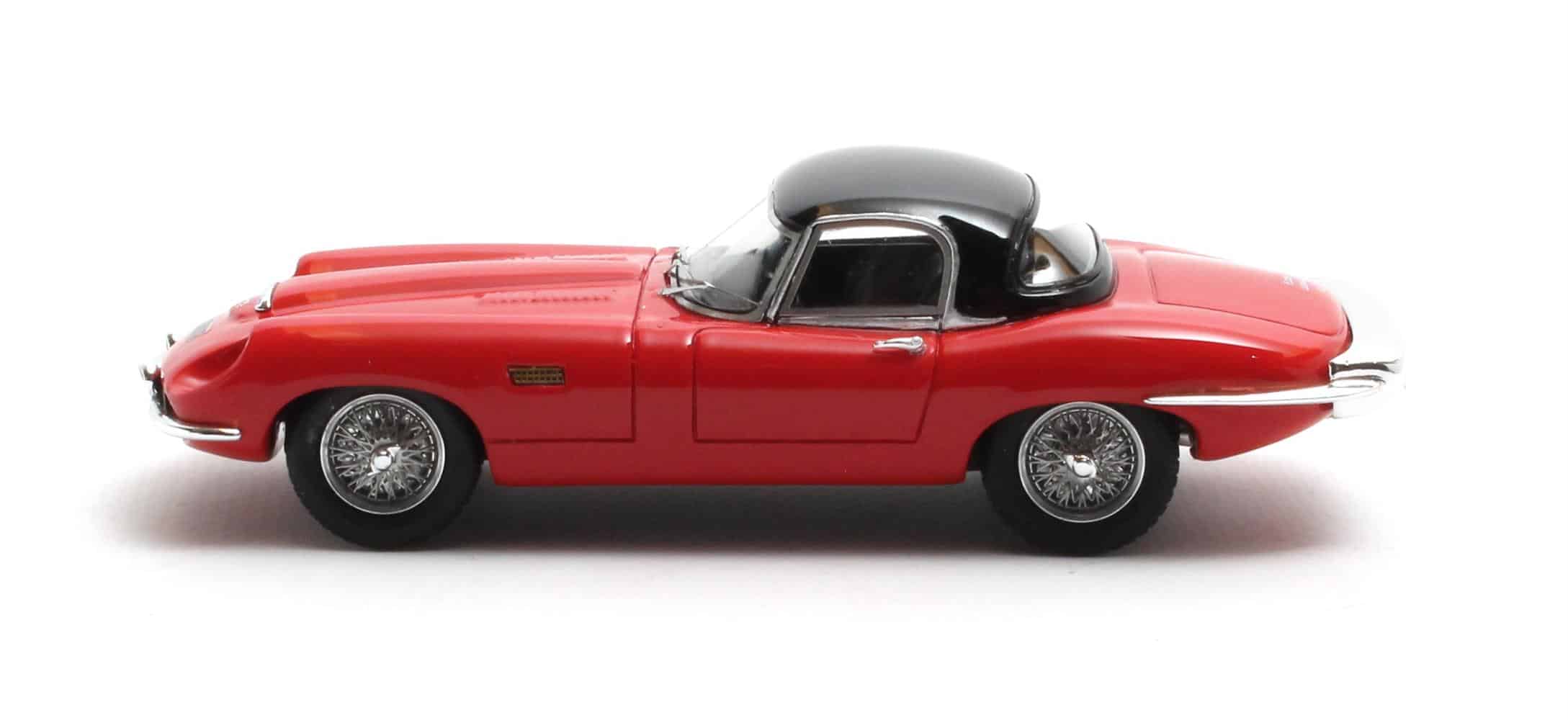 Matrix - 1:43 Jaguar E-Type Roadster Frua White Closed-Top - Limited Edition Resin Model