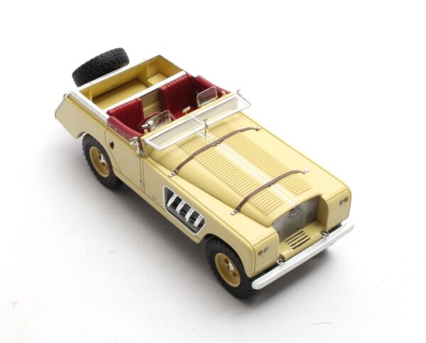 Matrix - 1:43 Land Rover 109 Bell Aurens Longnose Yellow Open-Top - Limited Edition Resin Model - Image 6