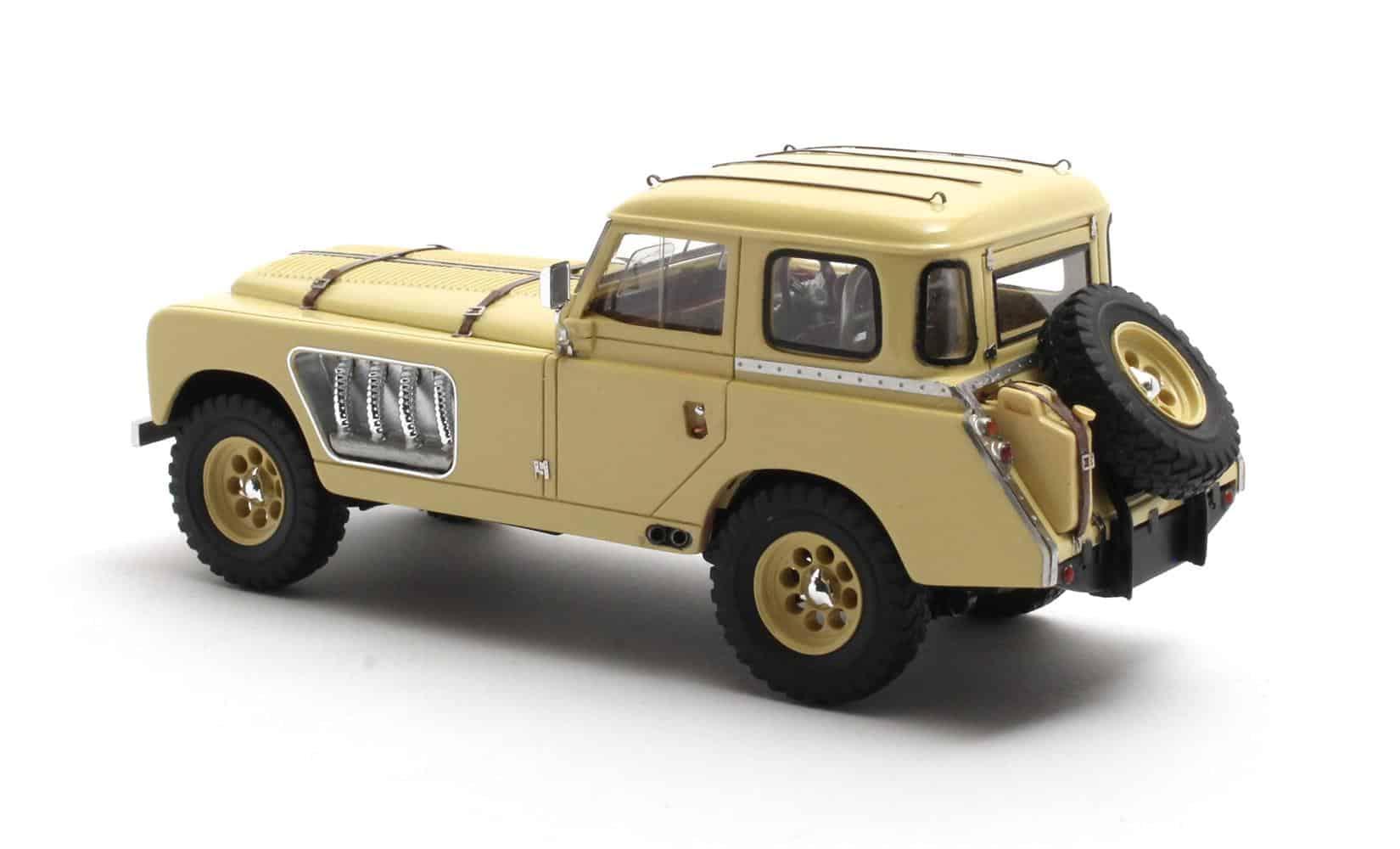 Matrix - 1:43 Land Rover 109 Bell Aurens Longnose Yellow - Limited Edition Resin Model