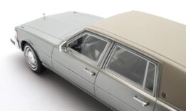 1:18 Cadillac Seville Silver Metallic 1976 - Limited Edition Resin Model by Cult Scale