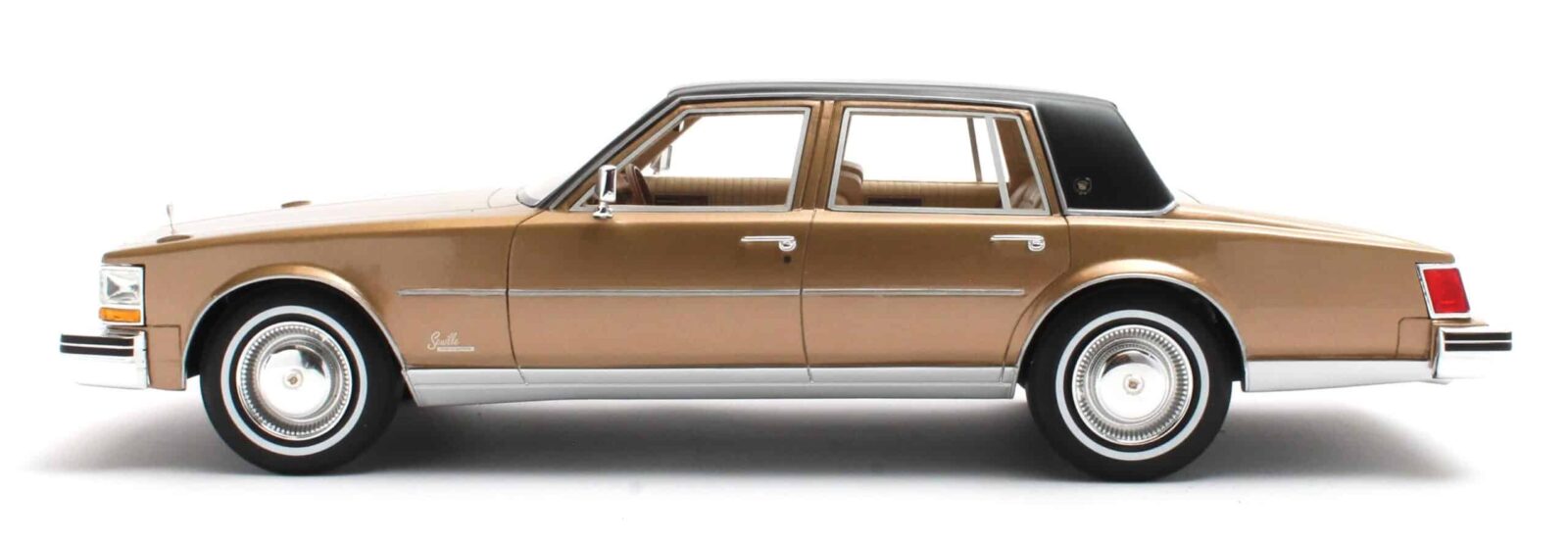 1:18 Cadillac Seville Gold Metallic 1976 - Limited Edition Resin