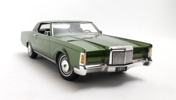 Cult Scale 1:18 Lincoln Continental Mark III 1971 Green Metallic (CML195-1) Limited Edition Resin Model 8 Cult Scale 1:18 Lincoln Continental Mark III 1971 Green Metallic (CML195-1) Limited Edition Resin Model