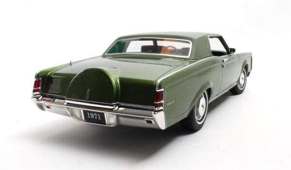 Cult Scale 1:18 Lincoln Continental Mark III 1971 Green Metallic (CML195-1) Limited Edition Resin Model 6 Cult Scale 1:18 Lincoln Continental Mark III 1971 Green Metallic (CML195-1) Limited Edition Resin Model