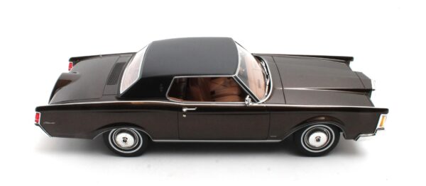Cult Scale 1:18 Lincoln Continental Mark III 1971 Brown Metallic (CML195-2) Limited Edition Resin Model 7 Cult Scale 1:18 Lincoln Continental Mark III 1971 Brown Metallic (CML195-2) Limited Edition Resin Model