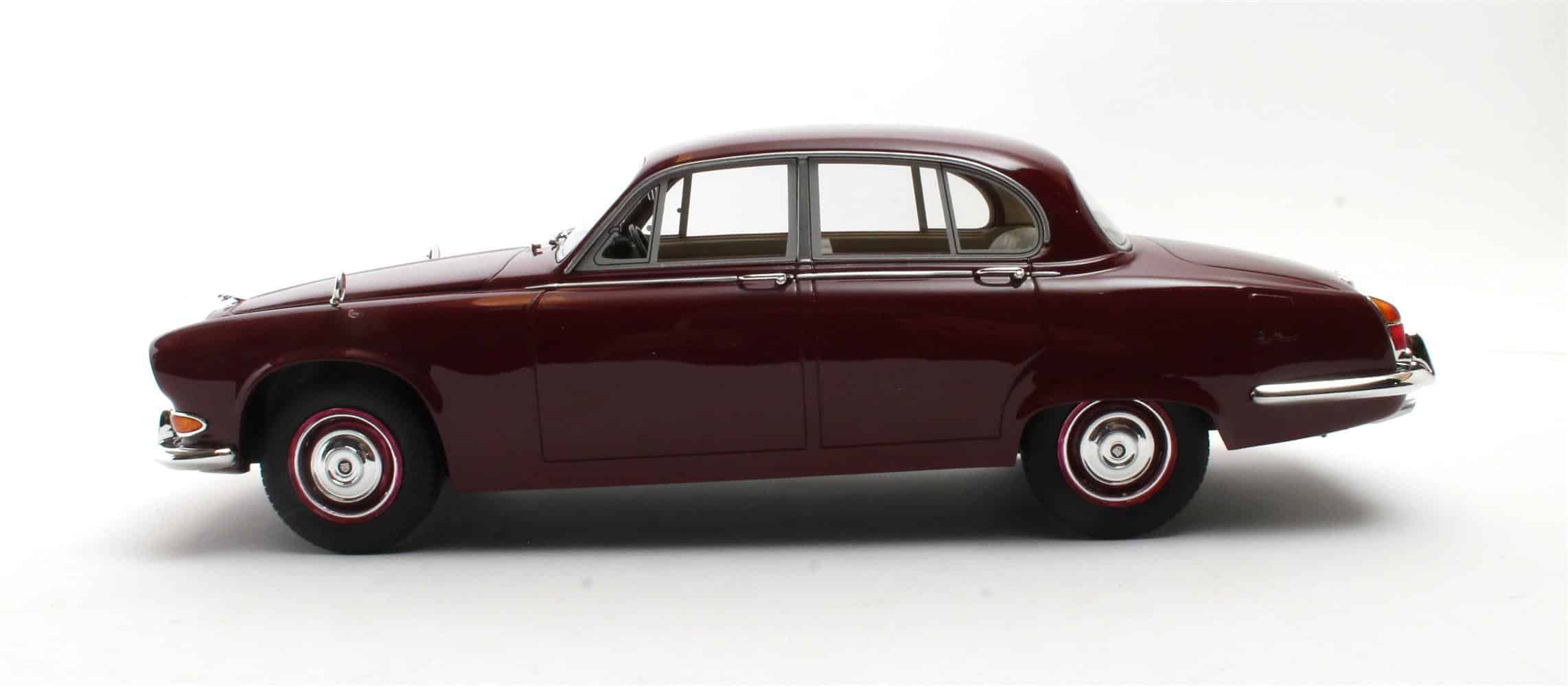 Cult Scale 1:18 Jaguar 420 1966-69 Regency Red (CML289-1) Limited Edition Resin Model 2 Cult Scale 1:18 Jaguar 420 1966-69 Regency Red (CML289-1) Limited Edition Resin Model - Image 2