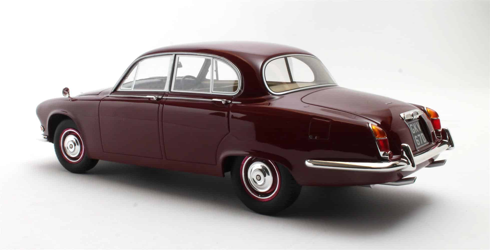 Cult Scale 1:18 Jaguar 420 1966-69 Regency Red (CML289-1) Limited Edition Resin Model 4 Cult Scale 1:18 Jaguar 420 1966-69 Regency Red (CML289-1) Limited Edition Resin Model - Image 4