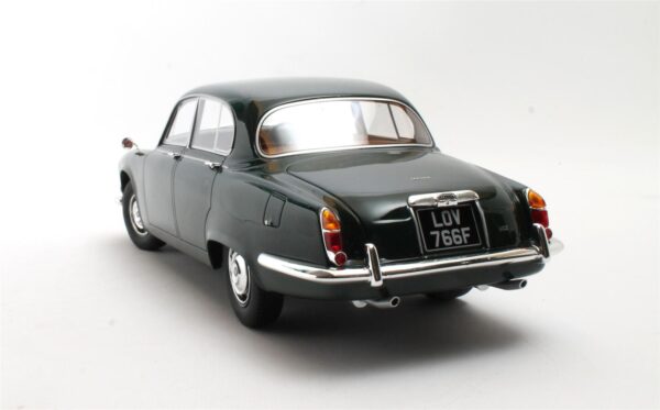 Cult Scale 1:18 Jaguar 420 1966-69 British Racing Green (CML289-2) Limited Edition Resin Model 6 Cult Scale 1:18 Jaguar 420 1966-69 British Racing Green (CML289-2) Limited Edition Resin Model