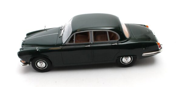 Cult Scale 1:18 Jaguar 420 1966-69 British Racing Green (CML289-2) Limited Edition Resin Model 7 Cult Scale 1:18 Jaguar 420 1966-69 British Racing Green (CML289-2) Limited Edition Resin Model