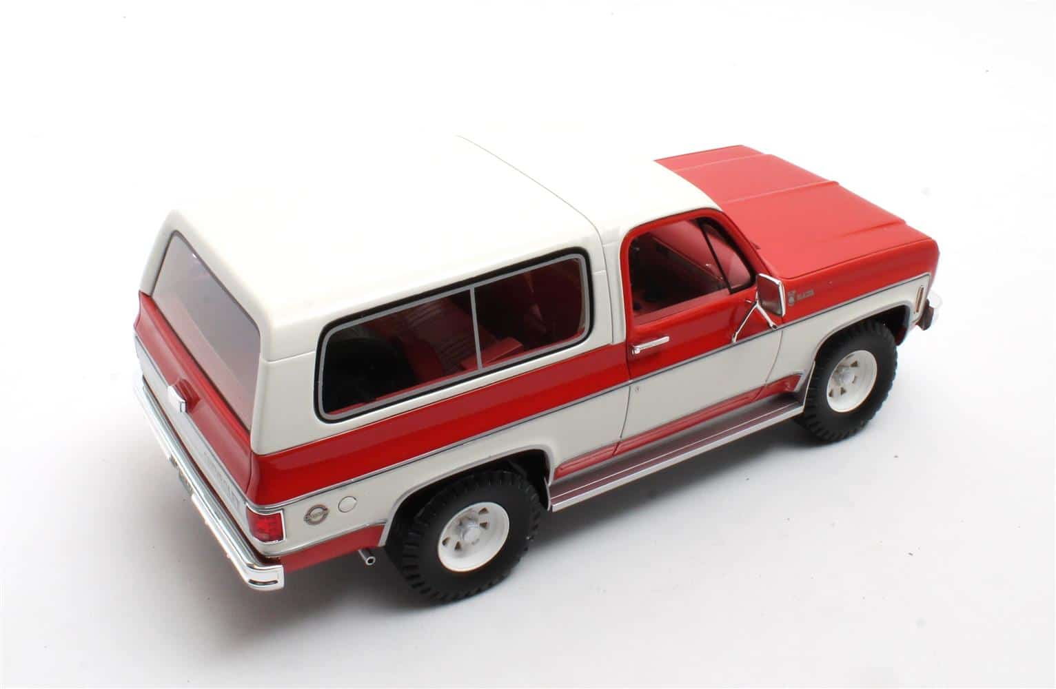 Cult Scale 1:18 Chevrolet Blazer K5 1973-1978 Red/White (CML155-1) Limited Edition Resin Model 5 Cult Scale 1:18 Chevrolet Blazer K5 1973-1978 Red/White (CML155-1) Limited Edition Resin Model - Image 5
