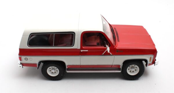 Cult Scale 1:18 Chevrolet Blazer K5 1973-1978 Red/White (CML155-1) Limited Edition Resin Model 8 Cult Scale 1:18 Chevrolet Blazer K5 1973-1978 Red/White (CML155-1) Limited Edition Resin Model