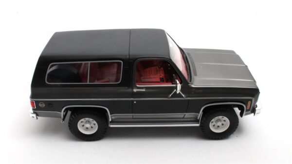 Cult Scale 1:18 Chevrolet Blazer K5 1973-1978 Grey/Black (CML155-2) Limited Edition Resin Model 8 Cult Scale 1:18 Chevrolet Blazer K5 1973-1978 Grey/Black (CML155-2) Limited Edition Resin Model