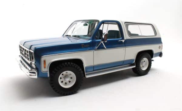 Cult Scale 1:18 Chevrolet Blazer K5 1973-1978 Blue/White (CML155-3) Limited Edition Resin Model